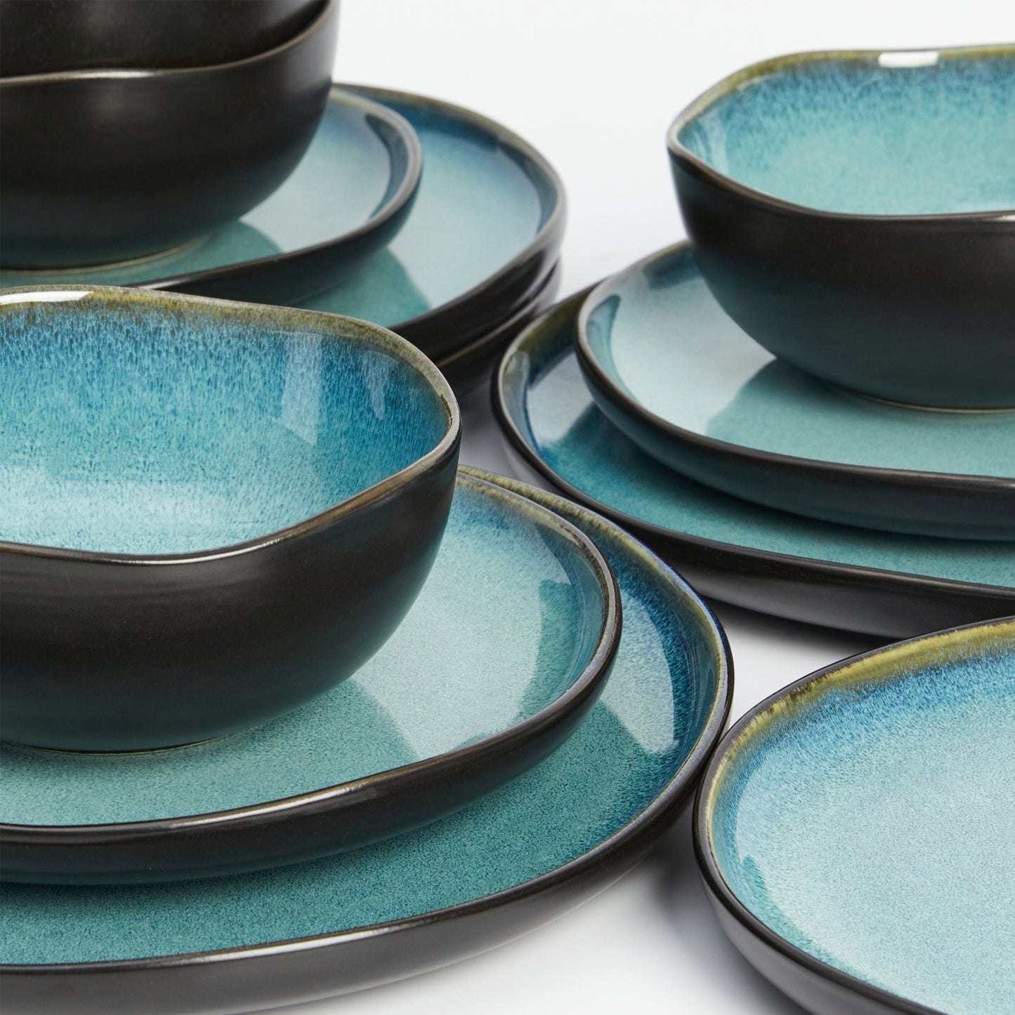 Pokini 18-Piece Stoneware Dinnerware Sets, Kitchen Plates and Bowls Sets, Dish Sets service for 6,Green Black