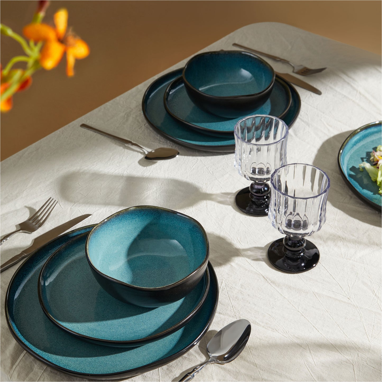 Pokini 24-Piece Stoneware Dinnerware Sets, Kitchen Plates and Bowls Sets, Dish Sets service for 8,Green Black