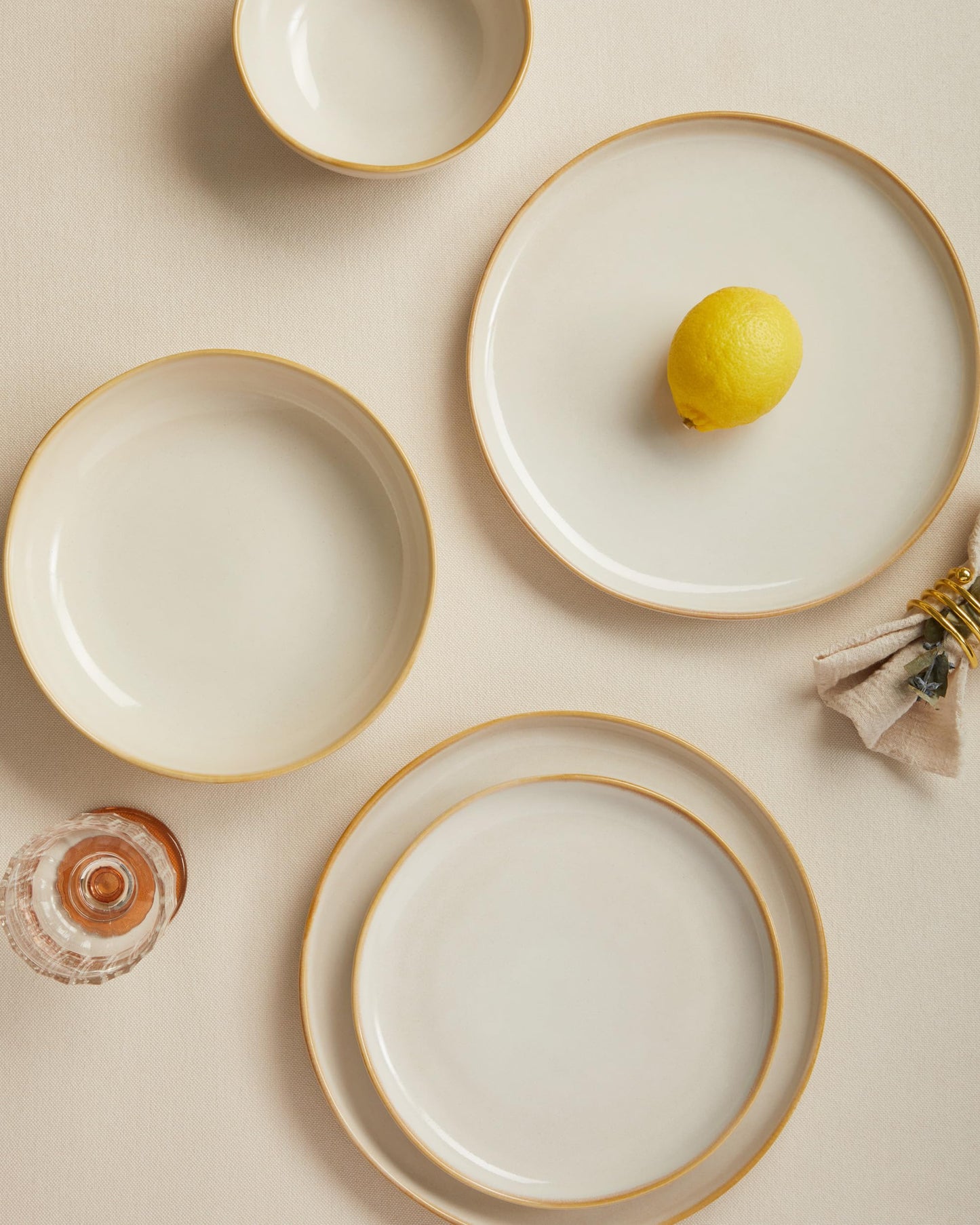 Ceramic Plates and Bowls Set, Everyday Dinnerware Set for 4, Wavy Rim Kitchen Dish Set, Chip Resistant Dishware Sets, Dishwasher Safe Dinner Set, Designed for Simple Meals, Yellow White