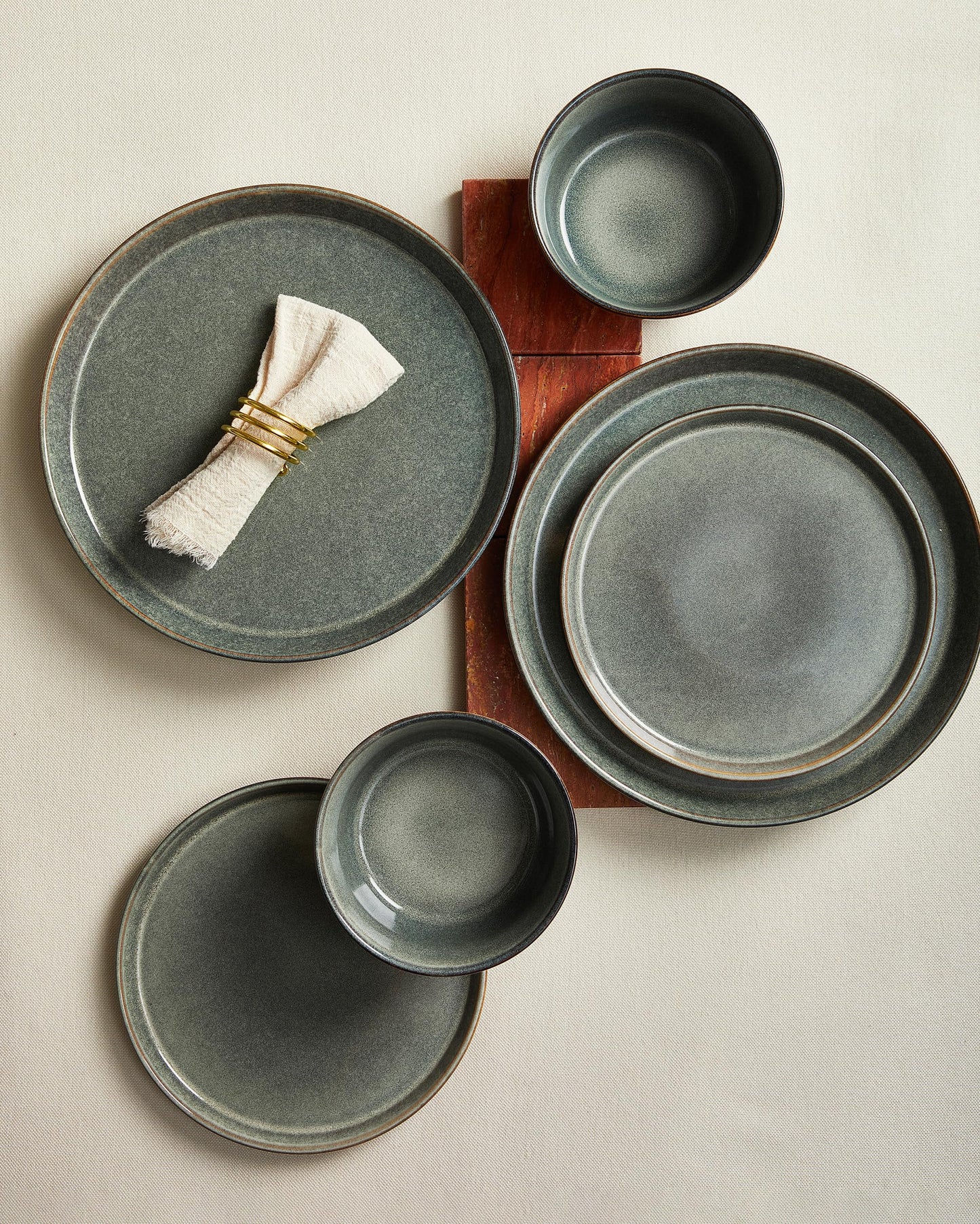 Pokini Stoneware Dinnerware Set for 4, 12PCS Plates and Bowls Set, Microwave & Dishwasher Safe Dinner Set, Modern Handmade Durable Dish Sets, Green Wheat