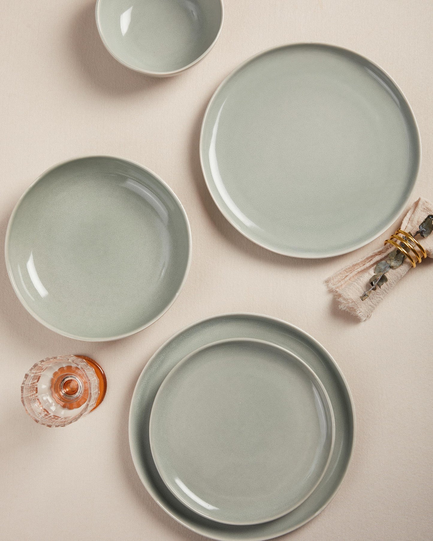 Pokini Large Holiday Dinnerware Sets for 8, Ceramic Plates and Bowls Set, Kitchen Dish Set, Microwave & Dishwasher Safe Dishware, Perfect for Christmas & Thanksgiving, Gray Green